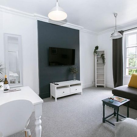 Spacious Apartment, Free Parking, Central Location Near To Uni, Hospital, Town Exeter Exterior photo