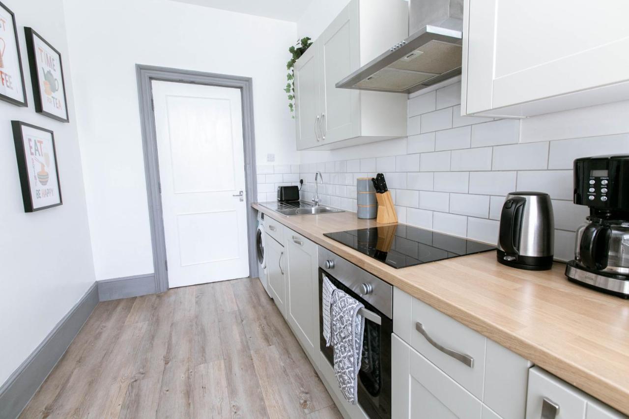 Spacious Apartment, Free Parking, Central Location Near To Uni, Hospital, Town Exeter Exterior photo